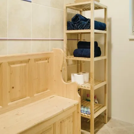 Holiday home Four Bedroom Holiday In Zlata Olesnice *