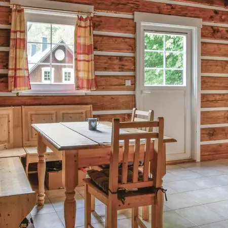Holiday home Four Bedroom Holiday In Zlata Olesnice