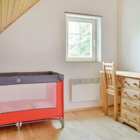 Four Bedroom Holiday In Zlata Olesnice *