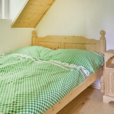 Four Bedroom Holiday In Zlata Olesnice Holiday home Privlaka