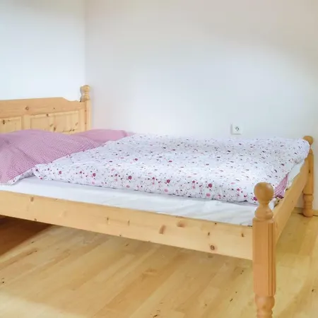 Four Bedroom Holiday In Zlata Olesnice Holiday home *